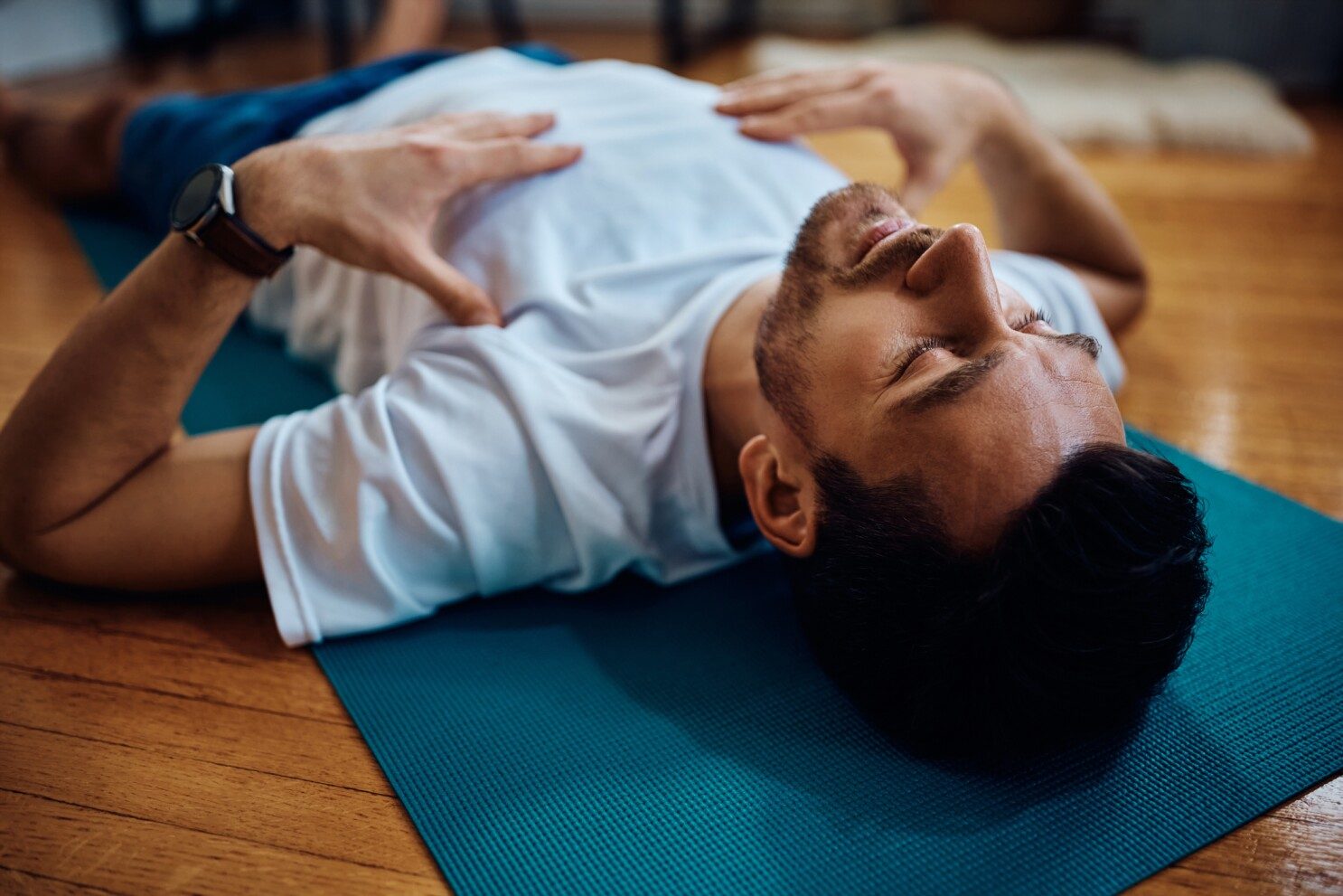 A quiet studio during a Yin Breathwork session